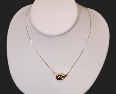 10kt yellow gold tear drop pendant on gold chain